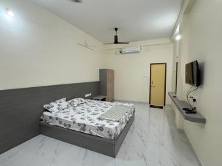 Hotel Sree Saravana - - 3