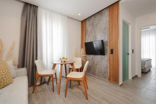 Phaistos Suites - 3