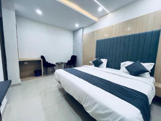 Hotel Majestic Inn - Bhopal - 8