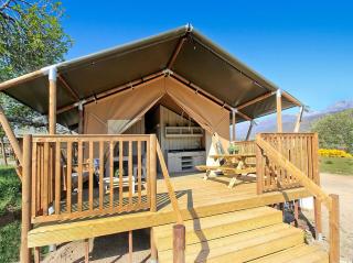 Scenic Safari Tent with a Shared Pool for a Group Glamping Retreat near Plasencia, Spain - Villanueva de la Vera - 0