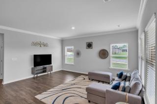 Charming 4BR Ranch-Style Home - Corner Lot home - 2