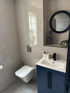 London WD6 2min from station - Borehamwood - 9