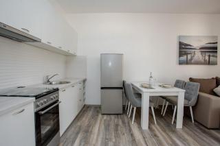 Spacious Parus apartments in Rafailovici - Rafailovici - 2