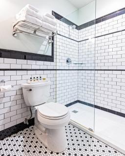Hip Urban Loft - Small Town Charm - 124 LOFTS #1 - 1