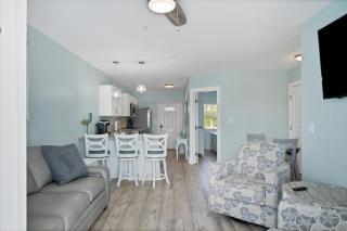 1 BR, Heated POOL, 1 Mile direct gulf access, GREAT Location, Dockage Apt B - Englewood - 0