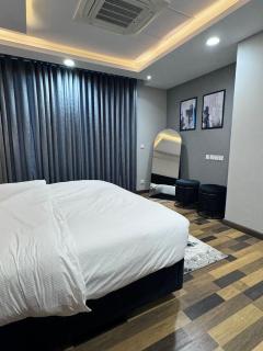 Penta Square Executive City View Apartments DHA - Phase 5 Lahore - Lahore - 4