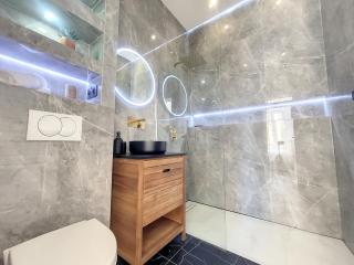 Nestor&Jeeves - EMERAUDE - Central - Modern - Nice - 1
