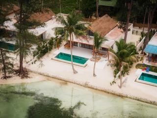 Rachel Villa - Beachfront, Luxury Pool Villa - 9