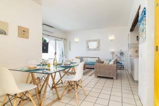 Santorini Thira 38 - Family Only - Ballito - 1