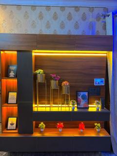 Premium 2 BHK Apartment in New Delhi with AC WIFI - Nova Deli - 0