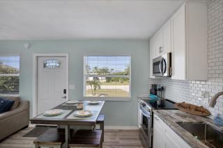 1 BR, Heated POOL, 1 Mile direct gulf access, GREAT Location, Dockage , Apt C - Englewood - 9