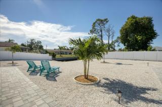 1 BR, Heated POOL, 1 Mile direct gulf access, GREAT Location, Dockage , Apt C - Englewood - 4