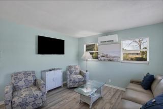 1 BR, Heated POOL, 1 Mile direct gulf access, GREAT Location, Dockage , Apt C - Englewood - 3