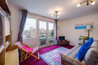 Belle Buoy - Town Centre Location with Free Parking - 3