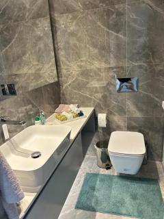 Luxury Seaview Palm Beach Apartment - Larnaca - 2