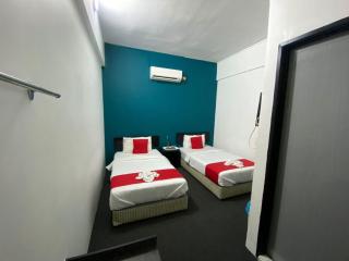 Dancenter Near Dataran Muhibbah, Captain Hotel Cafe - Kampong Serdang - 2