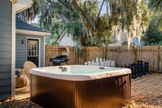 Dog Friendly - Hot Tub - Large Backyard - 2