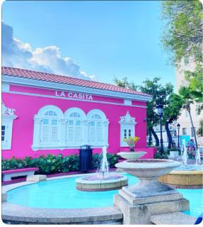 Stay in San Juan near restaurants &beach - San Juan - 9