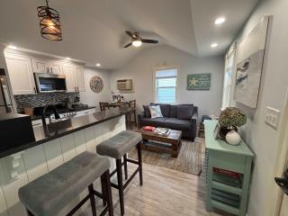 Updated 1bd Cottage - Pool Jacuzzi and More - Wells - 0