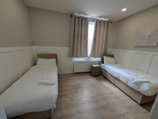 Numero Uno Ensuite 3BR Flat Hot Tub Wifi Parking - Birtley - 7