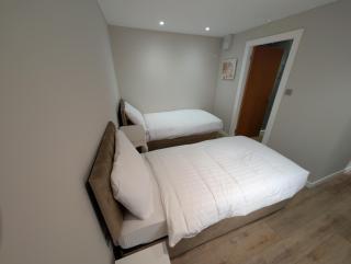 Numero Uno Ensuite 3BR Flat Hot Tub Wifi Parking - Birtley - 2