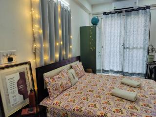 Terracopper- Pristine Art Home with Balcony near central park - 7