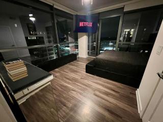 Panoramic Penthouse Views - Two 15ft Balconies - Atlanta - 9