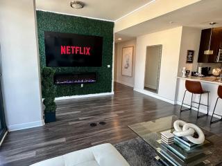 Panoramic Penthouse Views - Two 15ft Balconies - Atlanta - 2