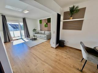 FeWo-Palmtrees 4 - Große moderne 2 Zimmerwohnung mit Süd-West Balkon in Gladbeck-Mitte Nähe Movie Park und Arena AufSchalke - Gladbeck - 4