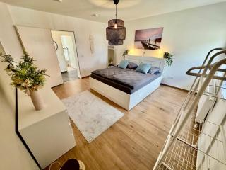 FeWo-Palmtrees 4 - Große moderne 2 Zimmerwohnung mit Süd-West Balkon in Gladbeck-Mitte Nähe Movie Park und Arena AufSchalke - Gladbeck - 3