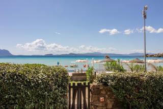 GuestHost - Elegant Beachfront Wi-Fi & Parking - Golfo Aranci - 9