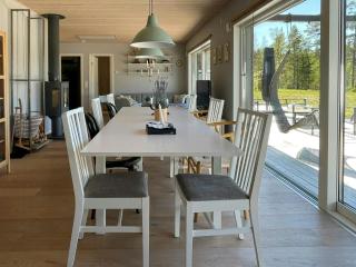 Lake Cottage With Sunsets Over Försjön - 6