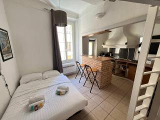 A092-Studio agreable avec mezzanine - Le Suquet - Cannes - 0