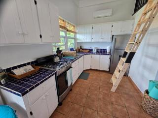 Hodges Bay House - Calibishie - 4