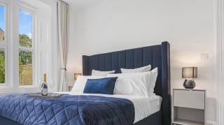 Luxury 3-Bed Cirencester Apartment with garden, parking and EV charger - Cirencester - 1