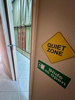 Queen-V Hostel - Valona - 2