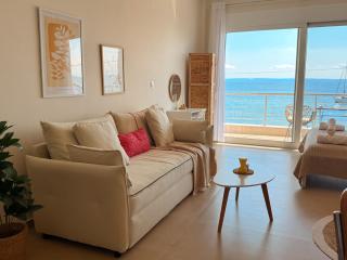 Above The Sea Luxury Apartment - Nikiti - 8