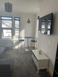 One bed flat by Paignton beach - Torquay - 1
