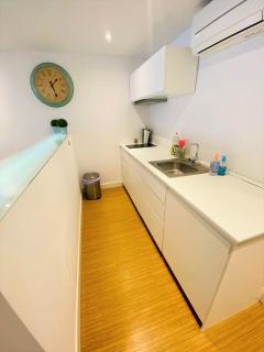 Beautiful Sea View Apartment & Direct Pool Access - 4