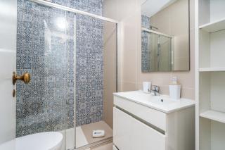 HostWise - Seaside Charm Flat w/ Balcony - Albufeira - 6