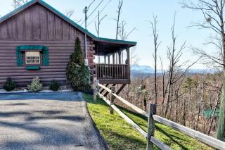 Amazing Views! Hot Tub,Pool Table,Fireplace,Relax! - Gatlinburg - 0