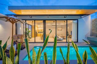 Villa Jerapah Canggu, Exquisite Brand New Villa 2BR - 10 minutes to Batu Bolong Beach - Canggu - 3