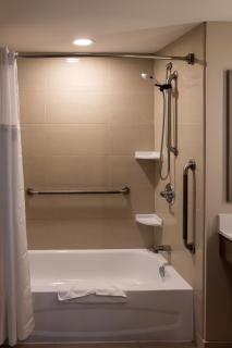 Holiday Inn Express Hotel & Suites Brockville by IHG - Brockville - 5