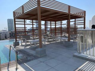 Dubai studio apartment offering style, privacy, and prime location - 1