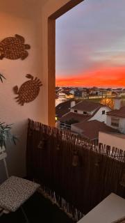 1-Bedroom Sea View Apartment with Private Balcony Costa da Caparica, Just 5 Minutes from the Beach - Costa da Caparica - 0