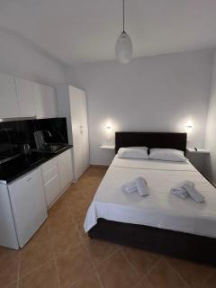 Dangolli House - Valona - 9