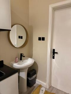 Suite 1BR next to Boulevard - غرفة وصالة بجانب البوليفارد - Riyadh - 1
