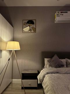 Suite 1BR next to Boulevard - غرفة وصالة بجانب البوليفارد - Riyadh - 3