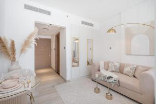 StayShort - Stylish Studio Sleeps 2 with Balcony - 5