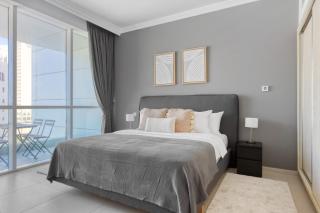 Blueground Al Bateen Residences sea view pool DXB-1082 - Dubai - 1